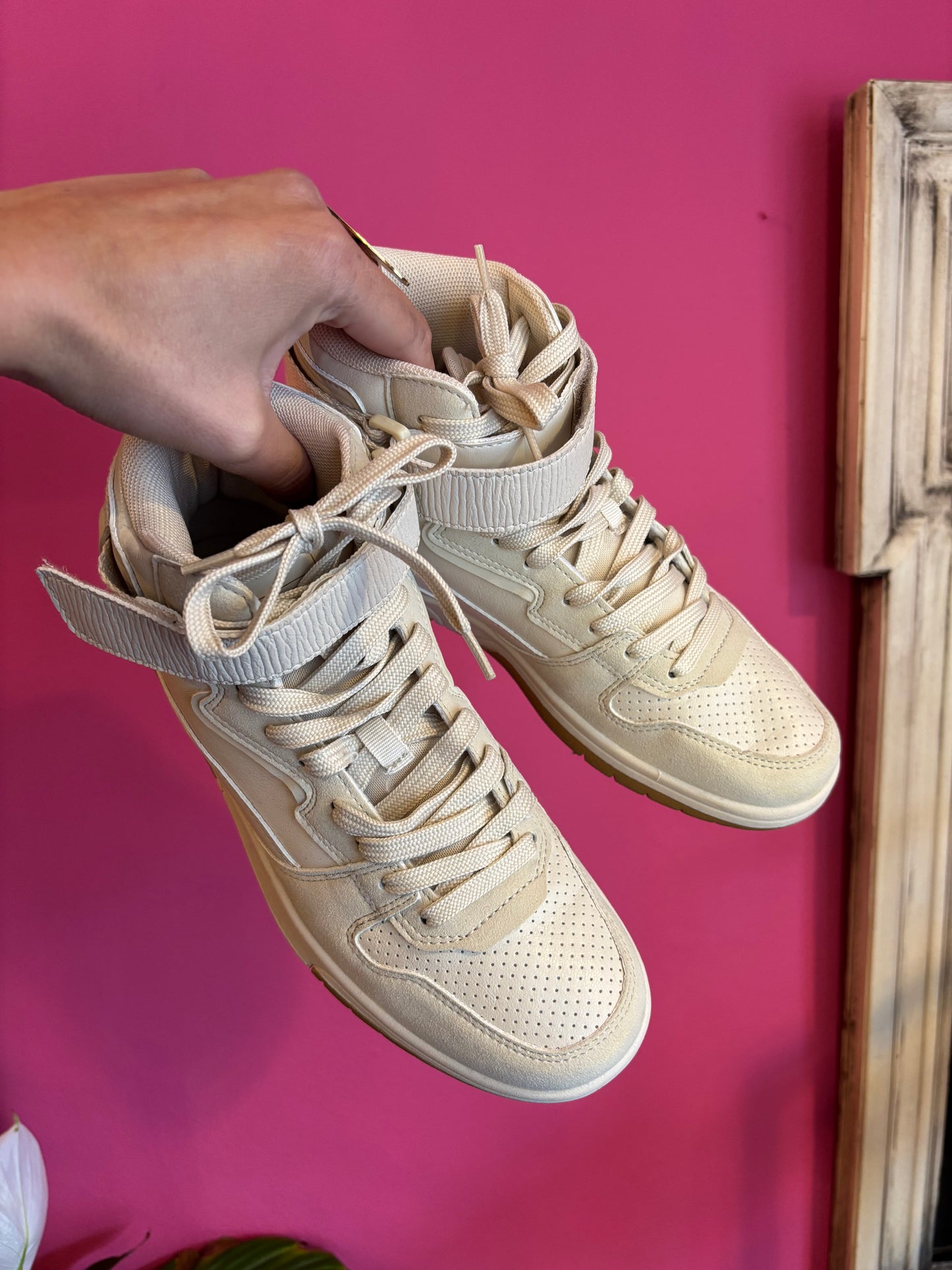 255-26 Zara sneakers maat 37