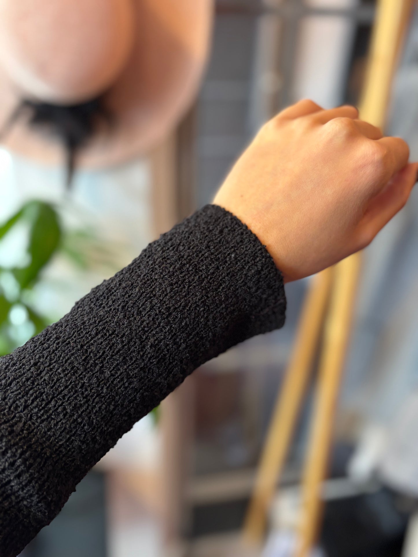 473-4 Zwarte top lange mouw maat S