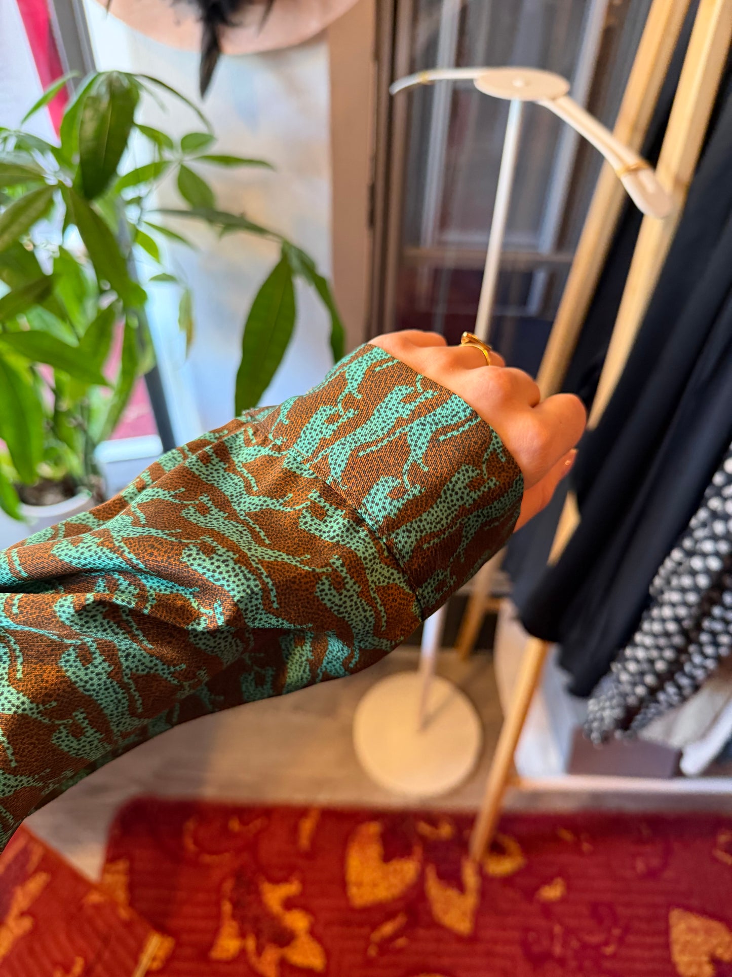 342-95 Four Roses jurk maat 42