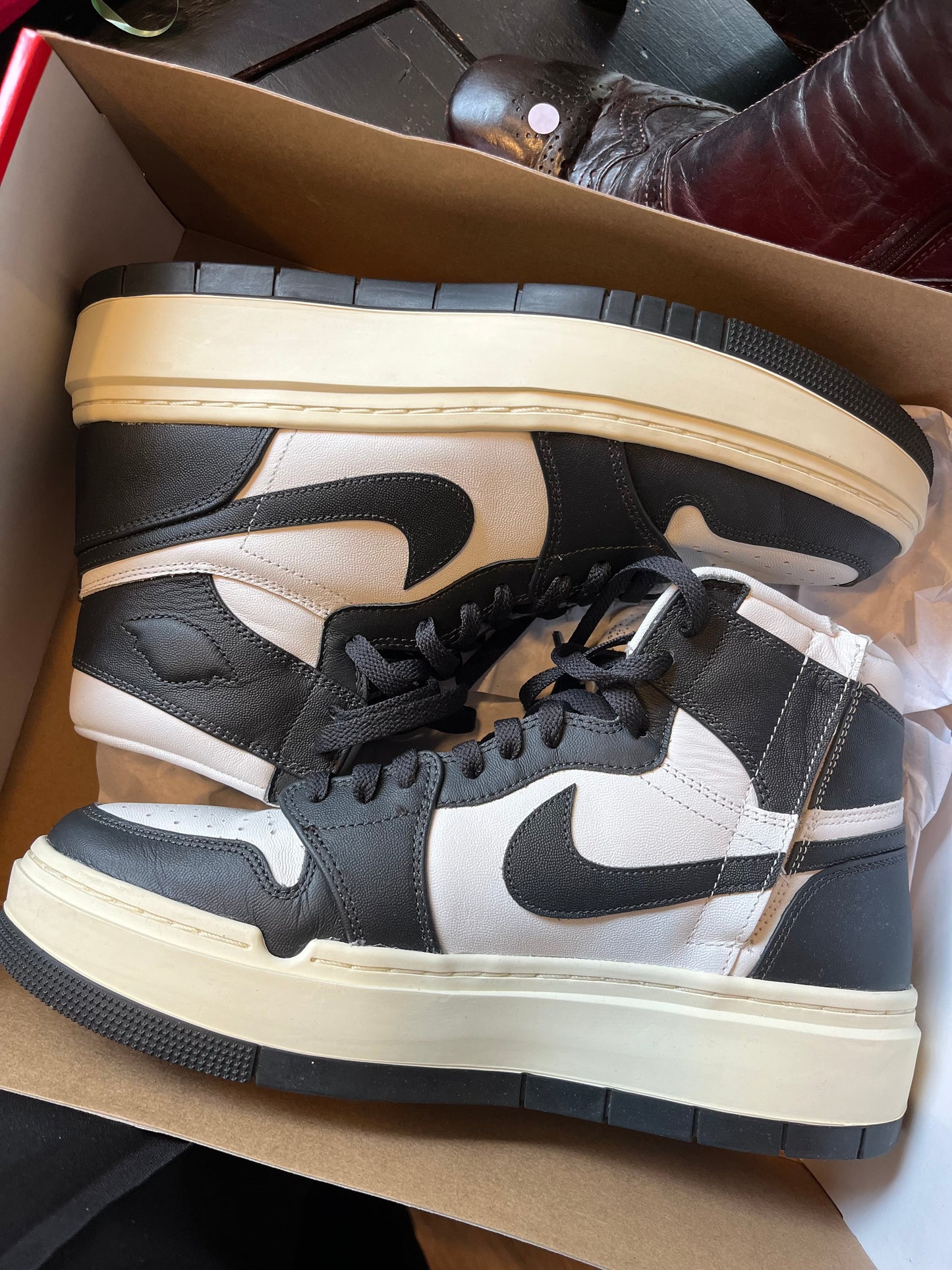 64-19 NikeAir Jordan elevate high maat 44,5