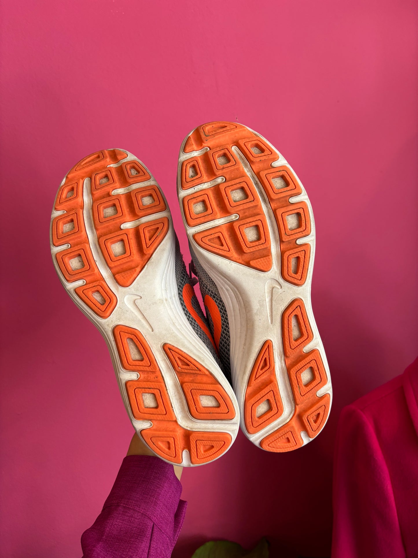 407-15 Nike shoes 5.5