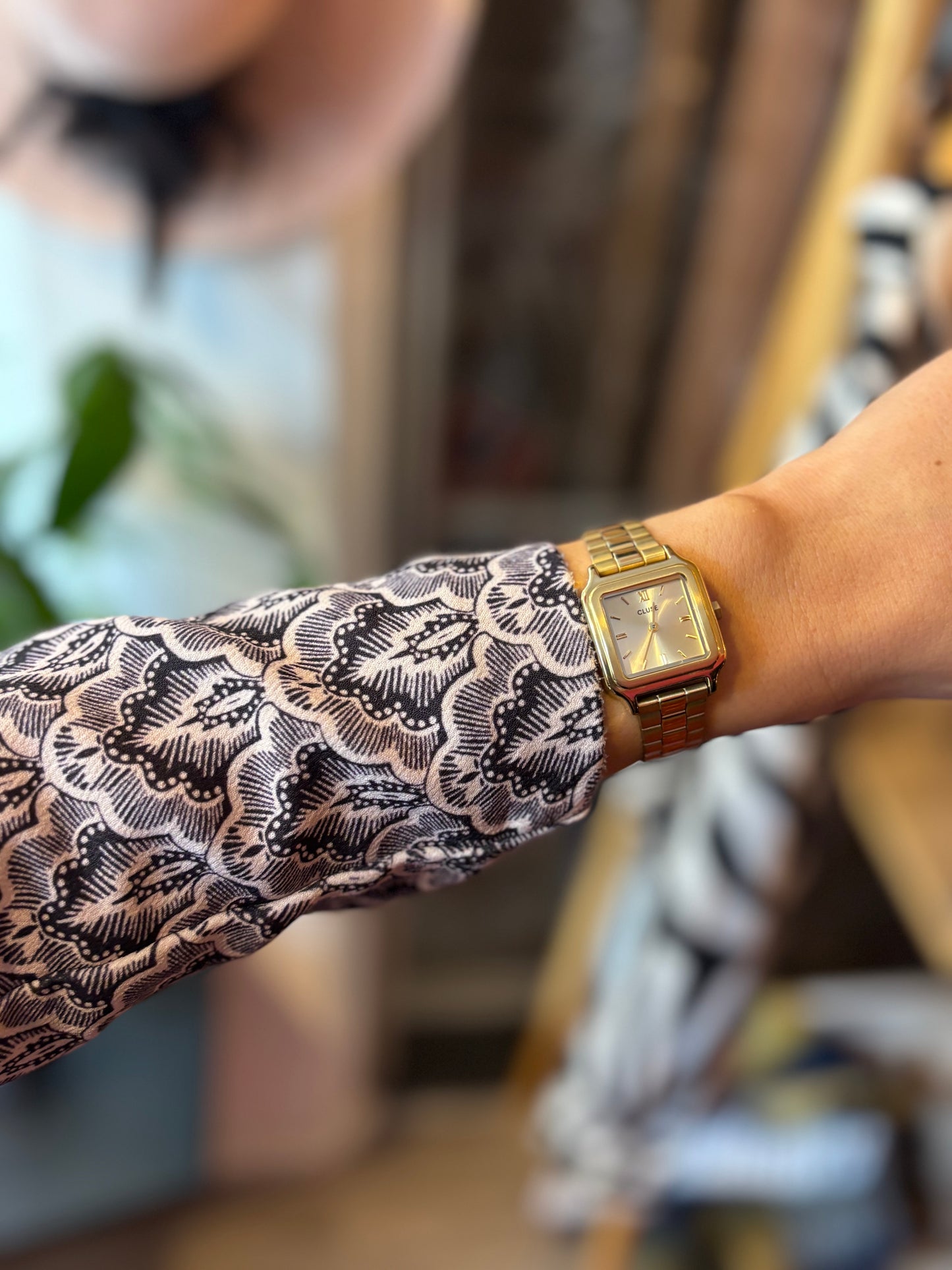 436-6 H&M blazer maat 38