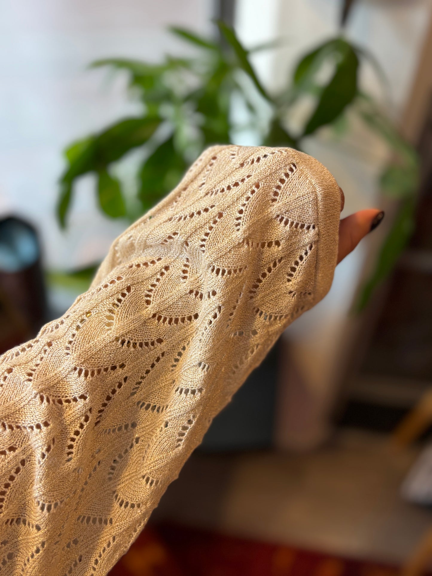 452-41 Glittertrui gemaakt goud/creme maat 44