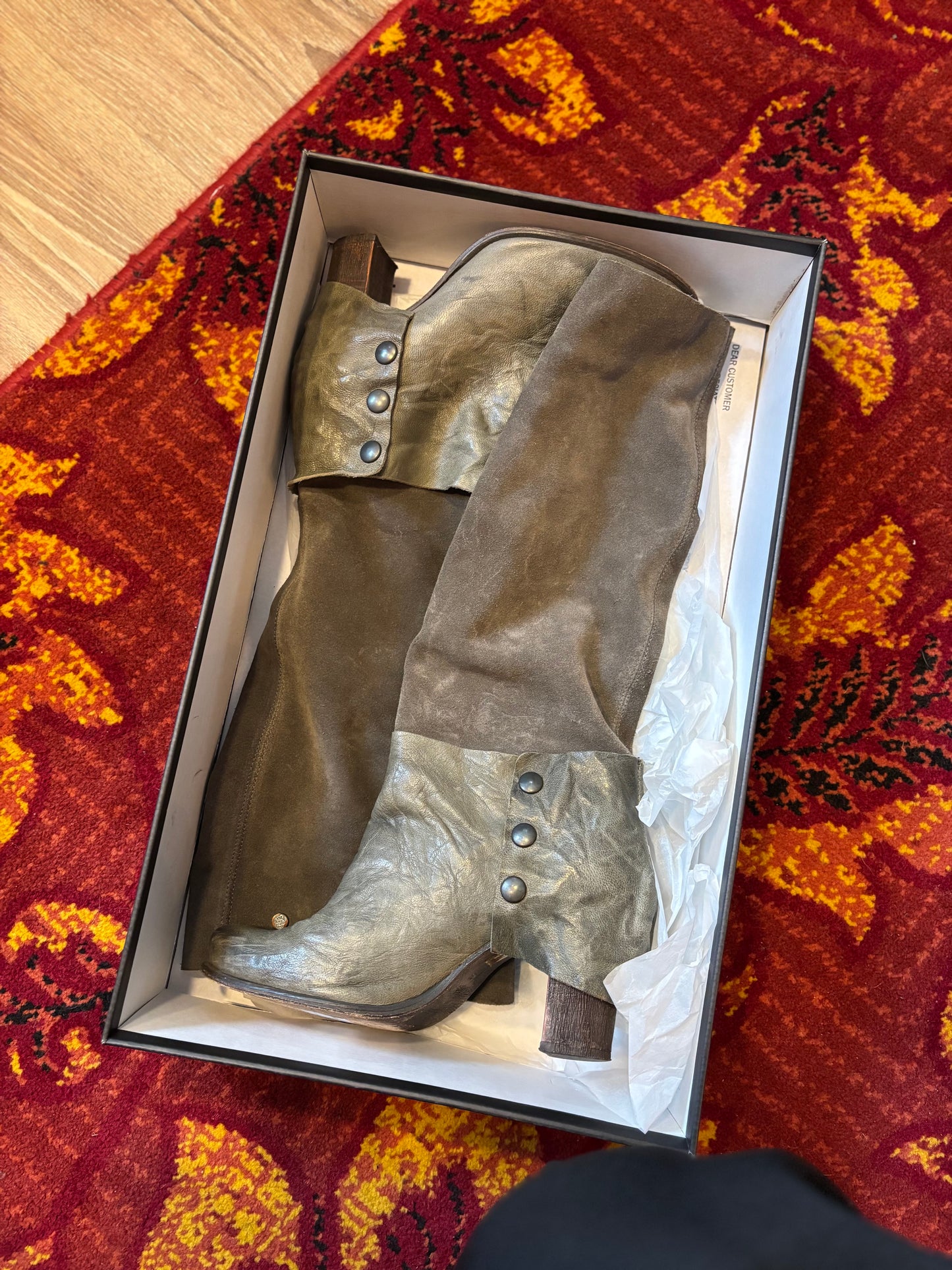 228-75 Grotesque laarzen maat 39