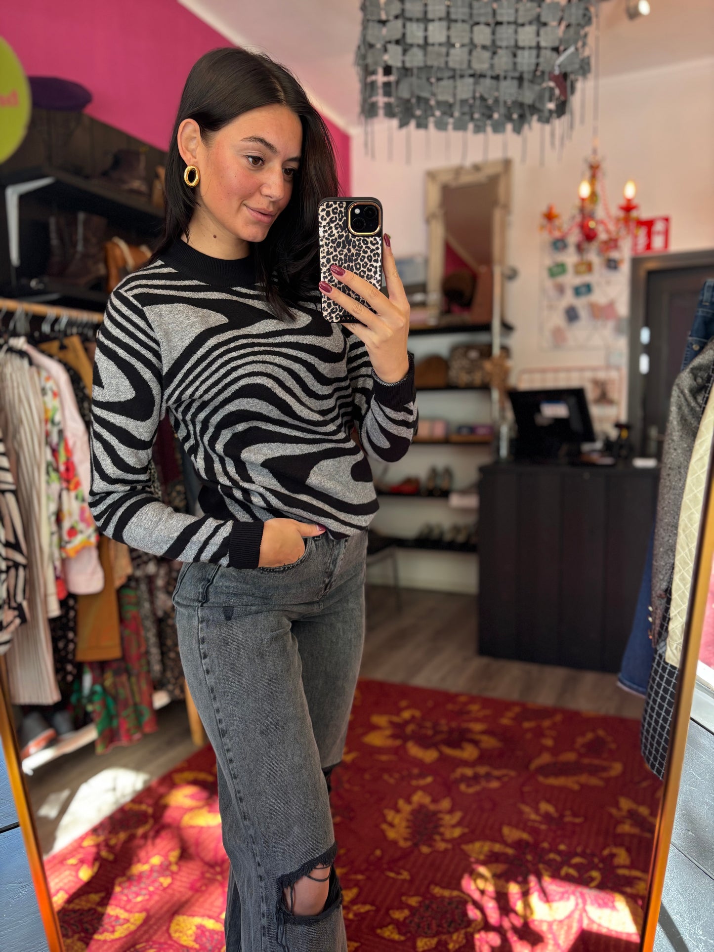 172-16 Object sweater size S
