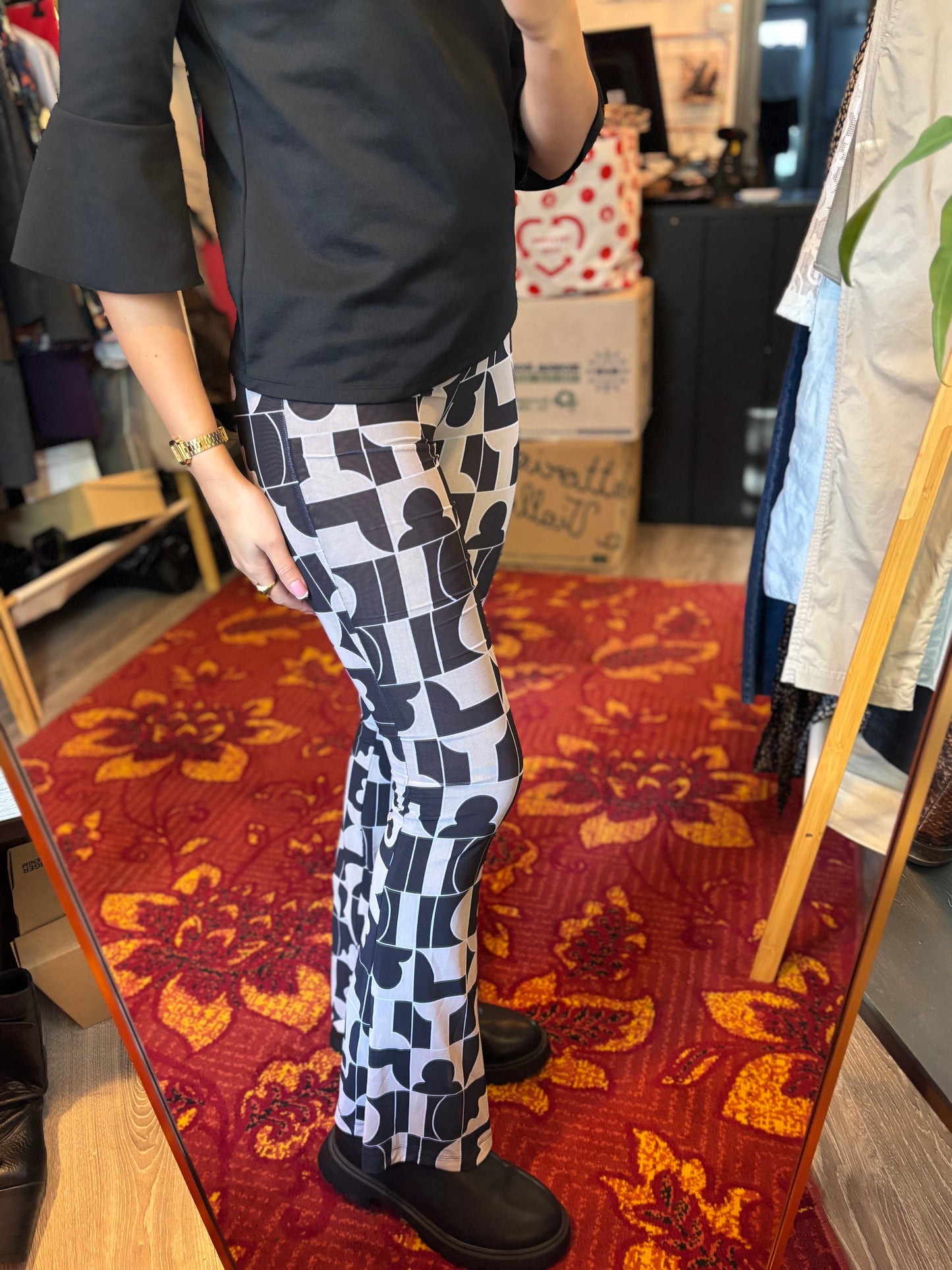 407-29 Monki flared maat S