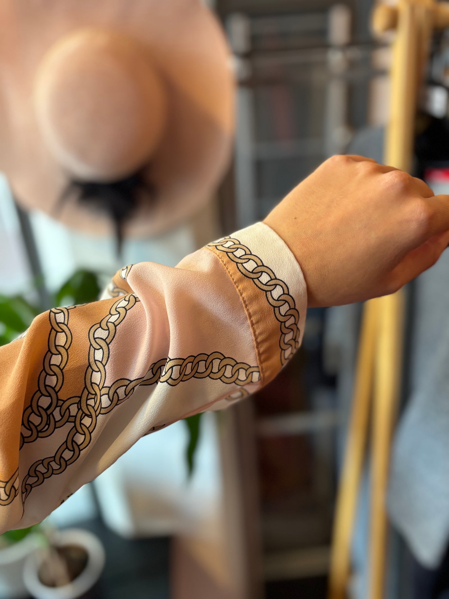 330-12 Blouse print maat XL